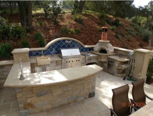 http://cdn.homedit.com/wp-content/uploads/2014/02/stone-outdoor-kitchen-design.jpg